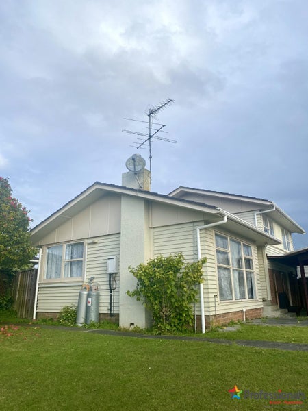 119 Edgewater Drive, Pakuranga, Auckland - Carousel 1