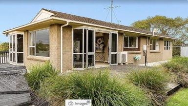 12 Towra Place, Botany Downs, Auckland - Carousel 1