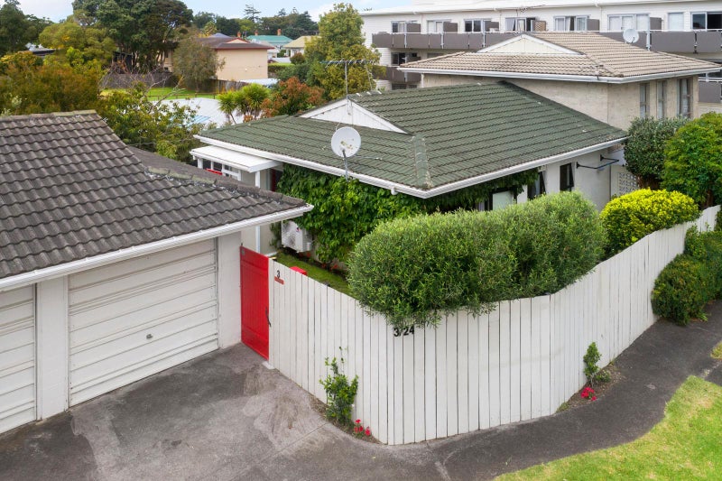 3/24 Morningside Drive, Morningside, Auckland - Carousel 1