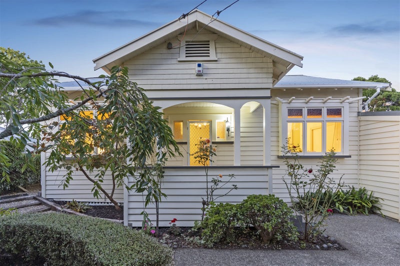8 Mars Avenue, Sandringham, Auckland - Carousel 2