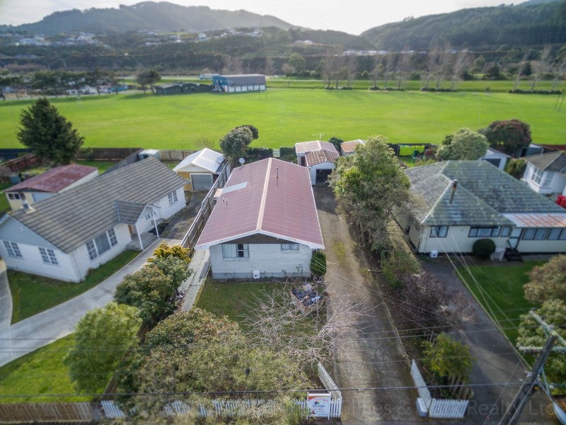 20 Mary Crescent, Elderslea, Upper Hutt - Carousel 1