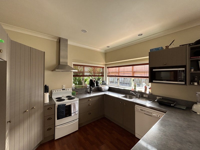 22 Stanley ST, Claudelands, Hamilton - Carousel 2
