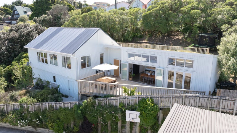 16 Downes Street, Titahi Bay, Porirua - Carousel 1