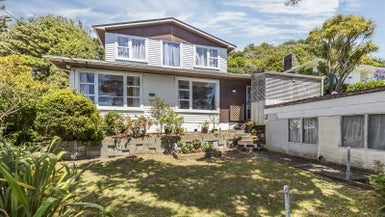 45 Ahuriri Street, Strathmore Park, Wellington - Carousel 1