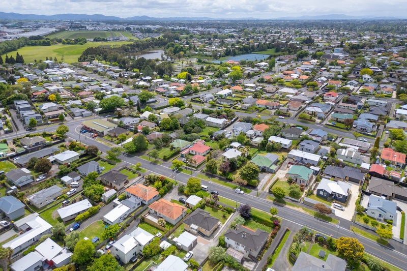 17 Rata Street, Maeroa, Hamilton - Carousel 24