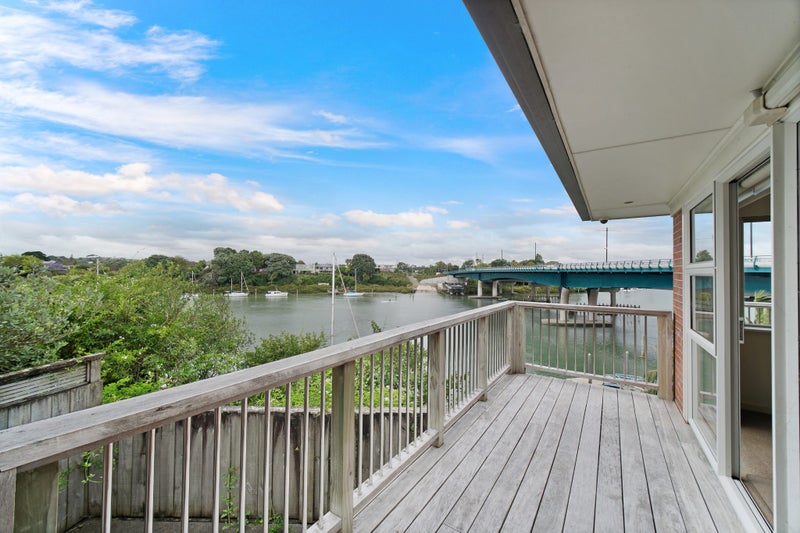 15 Bridge Street, Panmure, Auckland - Carousel 2