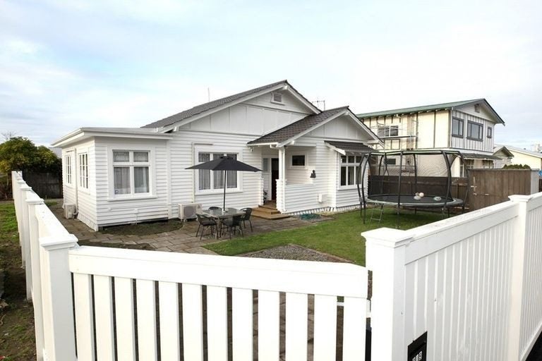 219 Georges Drive, Napier South, Napier - Carousel 1