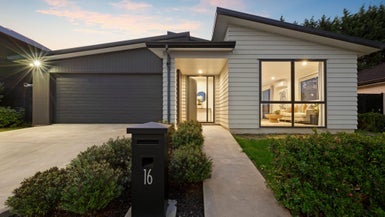 16 Te Rata Boulevard, Karaka, Papakura - Carousel 1