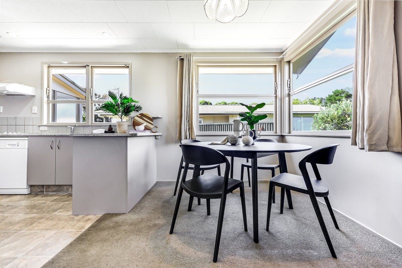 54 Fitzroy Avenue, Fitzroy, Hamilton - Carousel 1