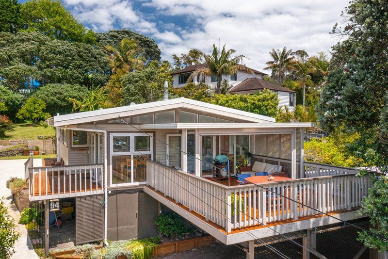 94 Saddleback Rise, Murrays Bay, Auckland - Carousel 1