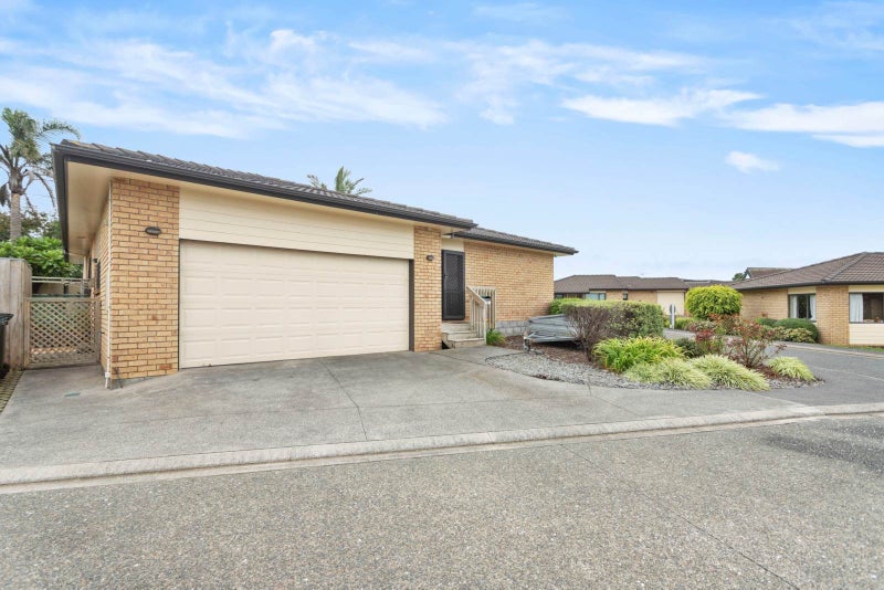 1/197 Royal Road, Massey, Auckland - Carousel 1