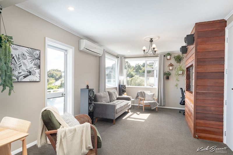 15 Chaffey Crescent, Titahi Bay, Porirua - Carousel 2