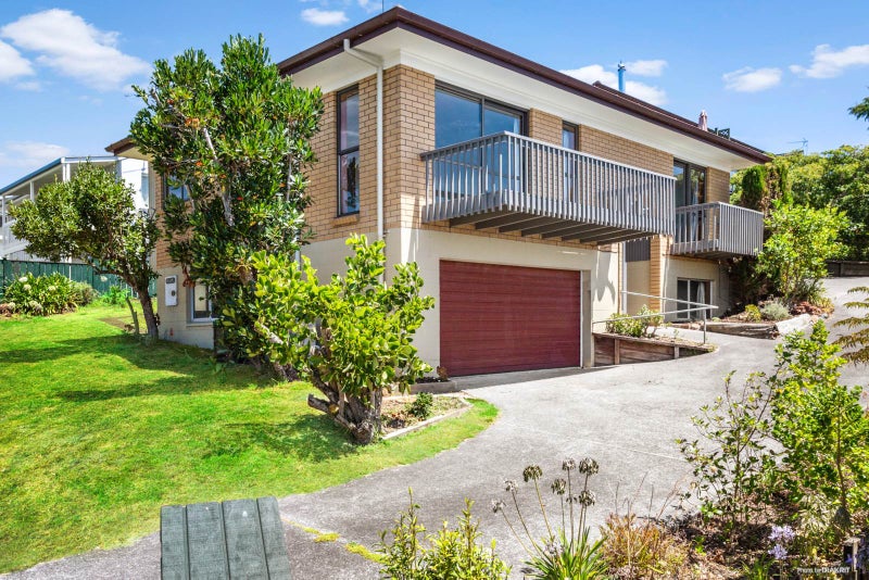 1/131 Stapleford Crescent, Browns Bay, Auckland - Carousel 1