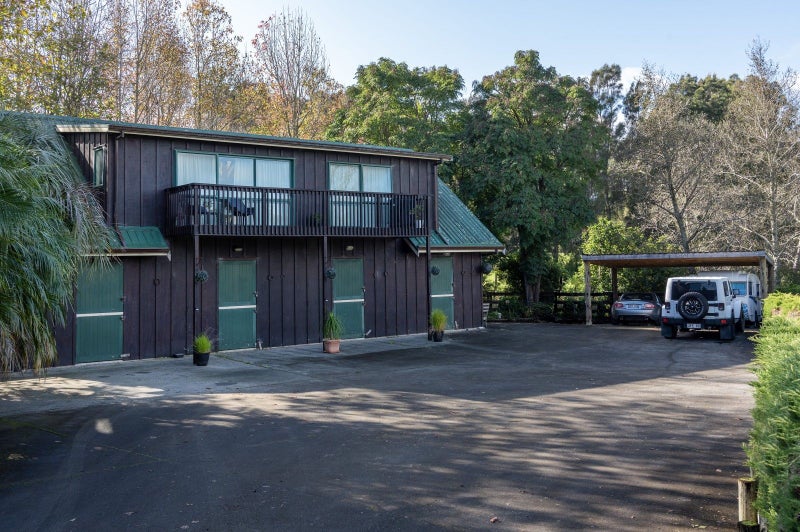 384 Clifton Road, Howick - Carousel 41