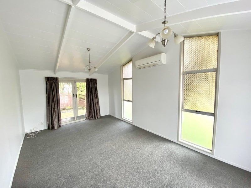 31 Karen Crescent, Dinsdale, Hamilton - Carousel 2