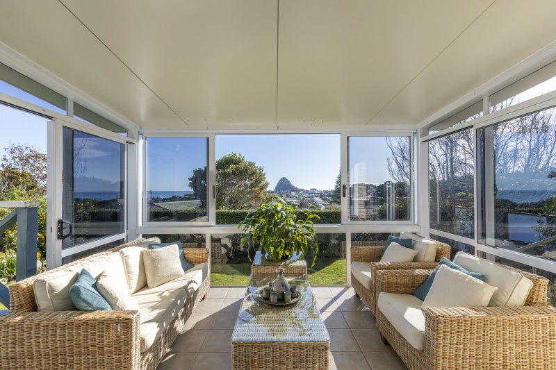 19 Darwin Crescent, Spotswood, New Plymouth - Carousel 2