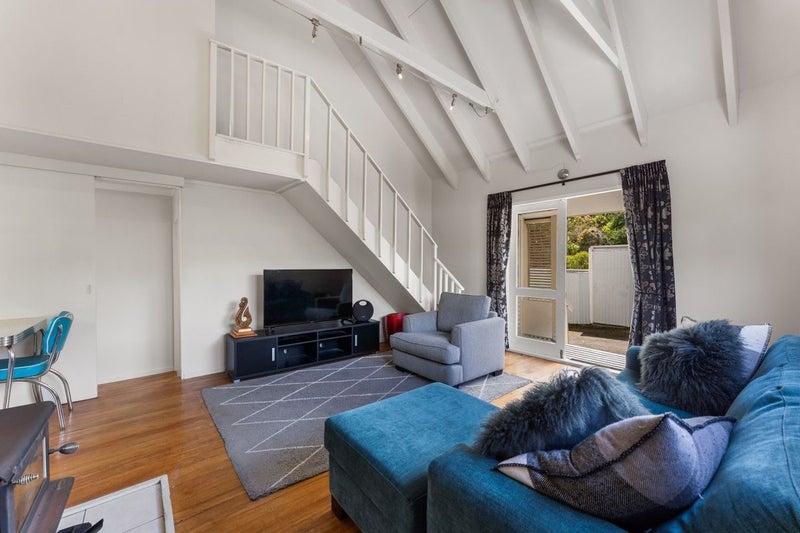 2/7 Annabell Grove, Haywards, Lower Hutt - Carousel 2