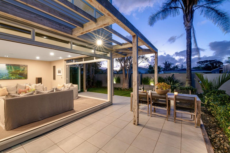 58 The Circle, Manly, Whangaparaoa - Carousel 1