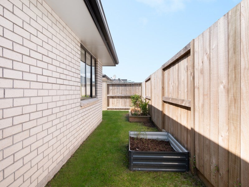 23 Fearnley Grove, Pyes Pa, Tauranga - Carousel 18