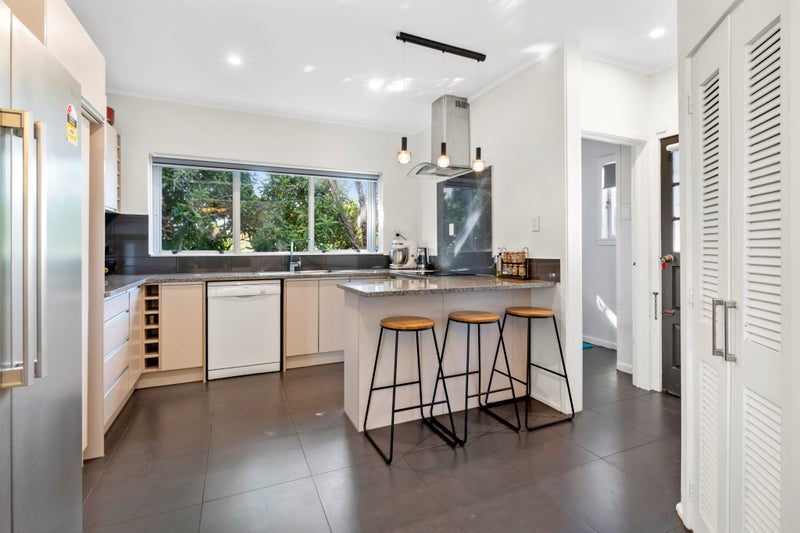 25 Ashlynne Avenue, Papatoetoe, Auckland - Carousel 2