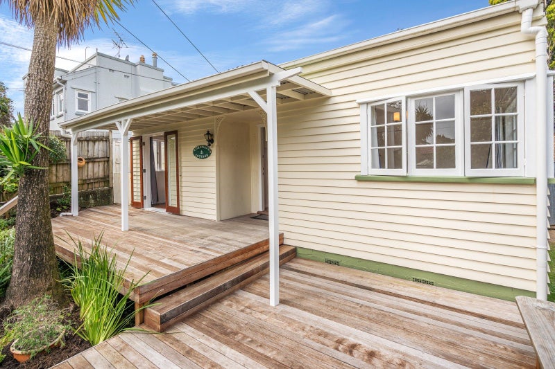 1/21 Te Kawa Road, One Tree Hill, Auckland - Carousel 2