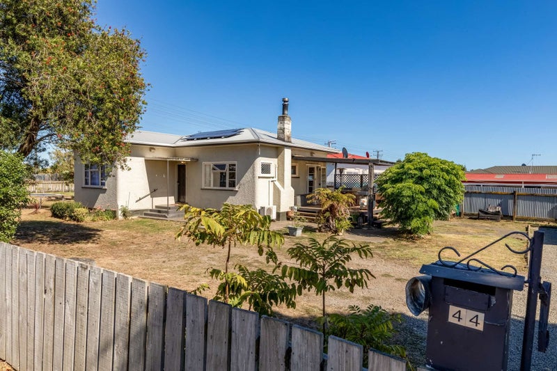 44 McKenzie Street, Levin, Levin - Carousel 2