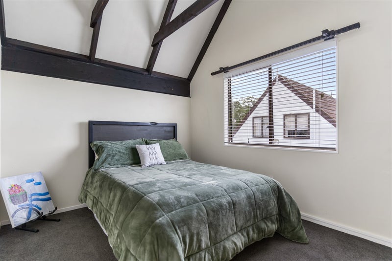 5A Gloaming Place, Conifer Grove, Takanini - Carousel 2