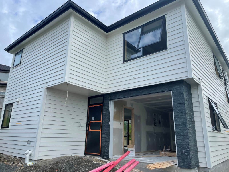 17A Alloway Street, Westgate, Auckland - Carousel 1