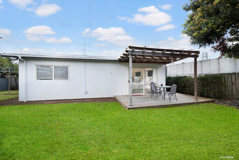 31A Huruhuru Road, Massey, Auckland - Carousel 1