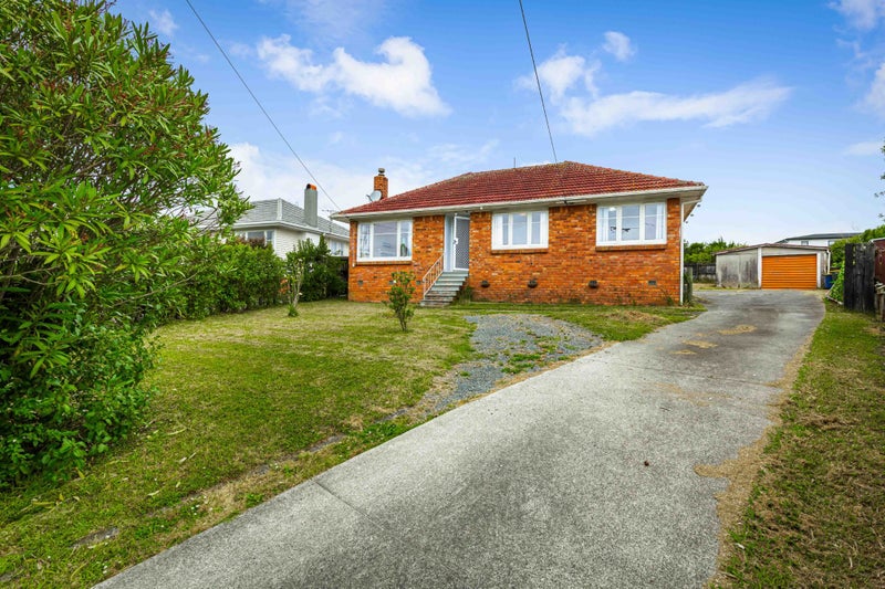 18 Vodanovich Road, Te Atatu South, Auckland - Carousel 1
