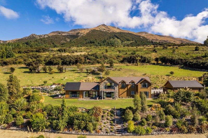 1147B Lake Hawea-Albert Town Road, Wanaka - Carousel 1