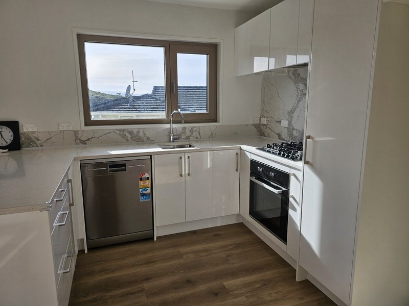 5 Mahinawa Street, Takapuwahia, Porirua - Carousel 2