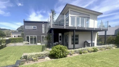 1 Forest Lane, Raumati South, Paraparaumu - Carousel 1
