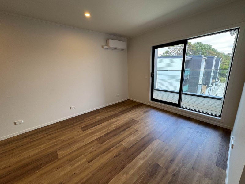 206/48 Clay Works Lane, New Lynn, Auckland - Carousel 2