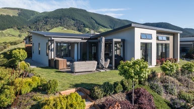 14 Hill Tops Way, Stoke, Nelson - Carousel 1