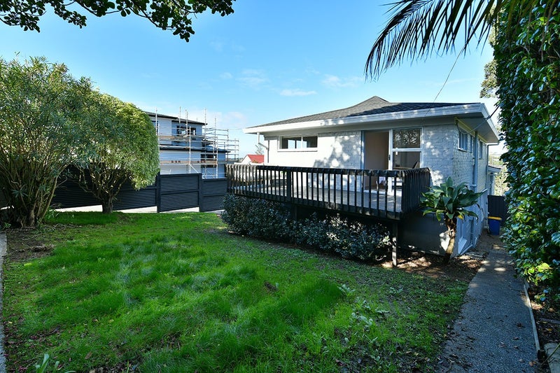 1/546 Beach Road, Rothesay Bay, Auckland - Carousel 2