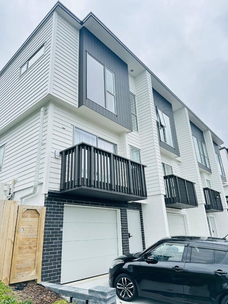 39 Lawson Creek Street, Massey, Auckland - Carousel 2