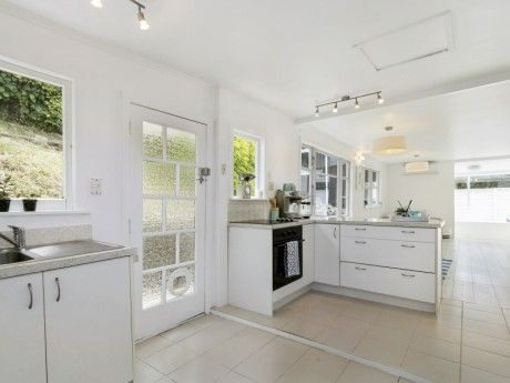 101 Normandale Road, Normandale, Lower Hutt - Carousel 2