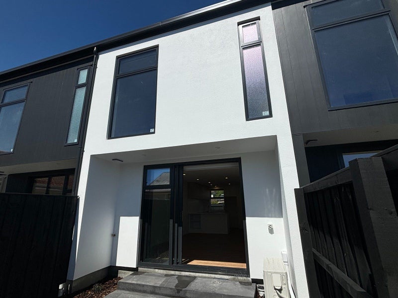 5/9 Whittington Avenue, Woolston, Christchurch - Carousel 1