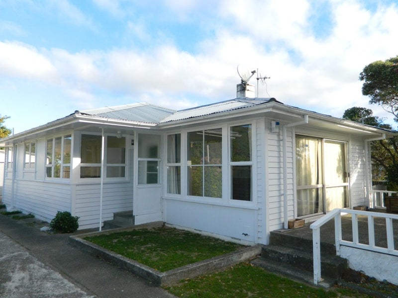 39 Niagara Street, Waitangirua, Porirua - Carousel 11