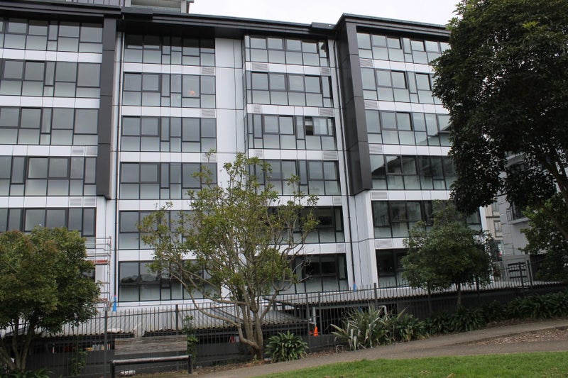 1E/16 Burton Street, Grafton, Auckland - Carousel 9