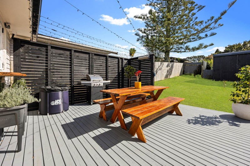 7 Hartley Terrace, Massey, Auckland - Carousel 2