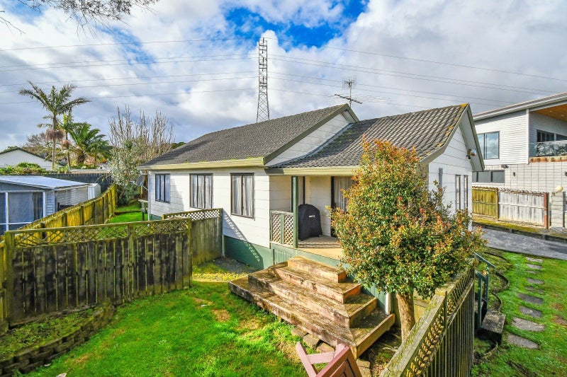 3 Leven Lane, Totara Heights, Auckland - Carousel 2