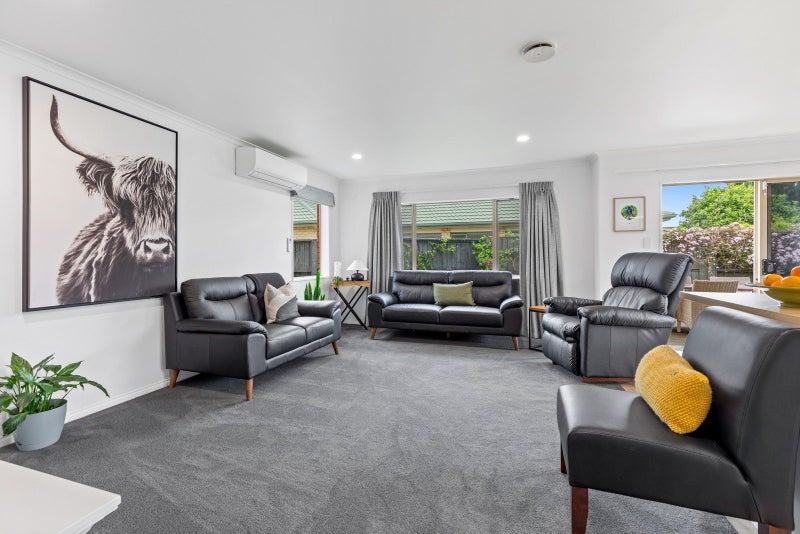 15 Pembroke Drive, Bethlehem, Tauranga - Carousel 2