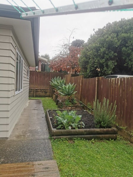 14 Cairngorm Place, Highland Park, Auckland - Carousel 14