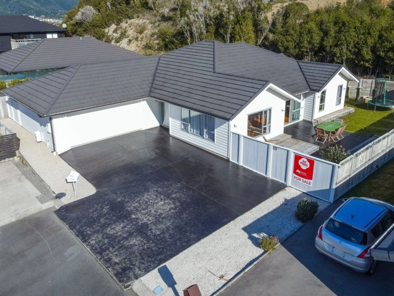 69 Riverstone Drive, Riverstone Terraces, Upper Hutt - Carousel 1