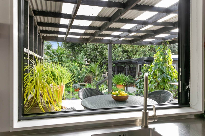 5 Kenley Place, Avondale, Auckland - Carousel 1