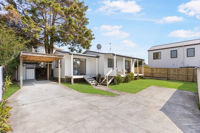 15A Gossamer Drive, Pakuranga Heights, Auckland - Carousel 1