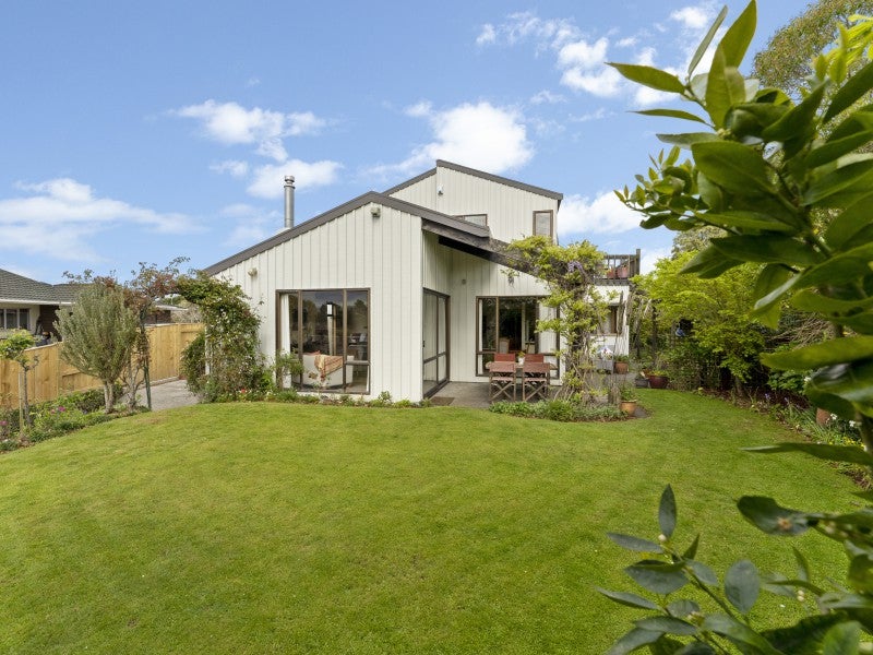 7 Wharite Place, Awapuni, Palmerston North - Carousel 2