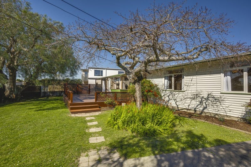 2 Cornwall Road, Taradale, Napier - Carousel 1